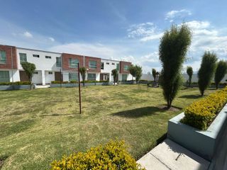Foto 1 de Casa en Alquiler Conjunto en Calderon