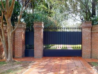 Foto 2 de Casa venta Manuel B Gonnet con pileta