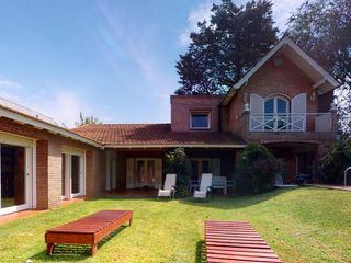 Foto 40 de Casa venta Manuel B Gonnet con pileta