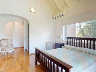 Foto 14 de Casa venta Manuel B Gonnet con pileta