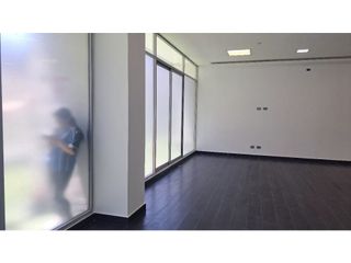 Foto 5 de La Carolina, Local Comercial en Renta, 160m2