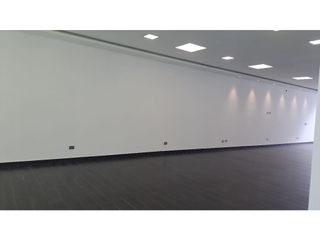 Foto 2 de La Carolina, Local Comercial en Renta, 160m2