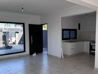 Foto 3 de Dúplex en venta de 3 dormitorios c/ cochera en Los Perales