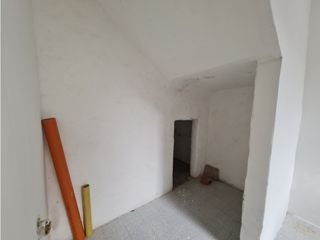 Foto 11 de SE ARRIENDA AMPLIA CASA EN CENTENARIO