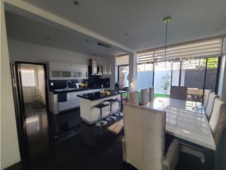 Foto 10 de Casa en venta Urbanizacion Altos de Manta Beach.