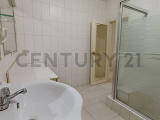 Foto 13 de ¡ De Oportunidad Se Vende Amplio Departamento en Lomas de Urdesa!