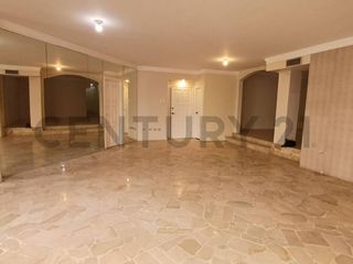 Foto 2 de ¡ De Oportunidad Se Vende Amplio Departamento en Lomas de Urdesa!