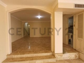 Foto 6 de ¡ De Oportunidad Se Vende Amplio Departamento en Lomas de Urdesa!