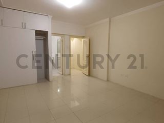 Foto 10 de ¡ De Oportunidad Se Vende Amplio Departamento en Lomas de Urdesa!