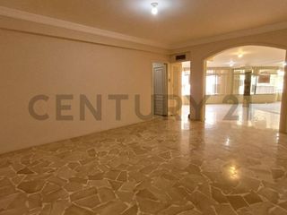 Foto 5 de ¡ De Oportunidad Se Vende Amplio Departamento en Lomas de Urdesa!