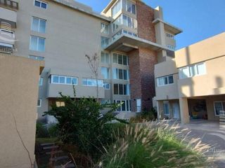 Foto 5 de Departamento a la Venta y Alquiler en Jardines del Palmar