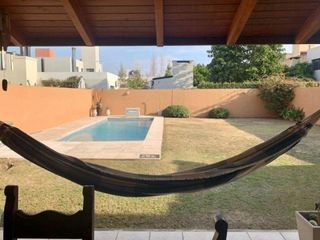 Foto 3 de Casa en  Las Cañitas 3 dormitorios 3 baños cochera patio pileta