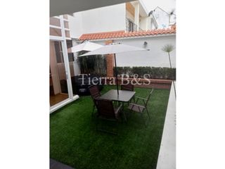 Foto 8 de Exclusiva Vivienda Unifamiliar con Jardín, Jacuzzi y Balcón en Conjunto Cerrado