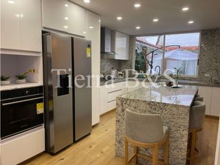 Foto 27 de Exclusiva Vivienda Unifamiliar con Jardín, Jacuzzi y Balcón en Conjunto Cerrado