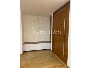 Foto 24 de Exclusiva Vivienda Unifamiliar con Jardín, Jacuzzi y Balcón en Conjunto Cerrado