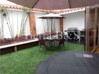 Foto 7 de Exclusiva Vivienda Unifamiliar con Jardín, Jacuzzi y Balcón en Conjunto Cerrado