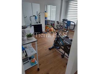 Foto 9 de Exclusiva Vivienda Unifamiliar con Jardín, Jacuzzi y Balcón en Conjunto Cerrado