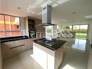 Foto 31 de ¡Descubre el Espacio Ideal para Tu Familia! Elegancia en Cada Detalle por $2.150 Millones