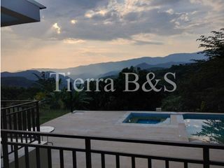 Foto 2 de ¡Estrena Tu Paraíso Sostenible: Energía Solar, Piscina y Vista Espectacular por $1.500 Millones!
