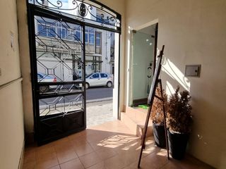 Foto 1 de PROPIEDAD - con Local Comercial y Dpto en primer planta EN VENTA- ZONA CÈNTRICA