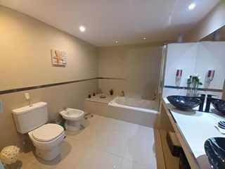 Foto 19 de Venta Casa con Piscina en Maquinista Savio Escobar
