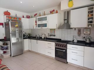 Foto 8 de Venta Casa con Piscina en Maquinista Savio Escobar