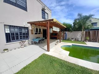Foto 24 de Venta Casa con Piscina en Maquinista Savio Escobar