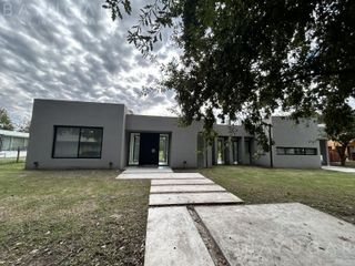 Foto 1 de Venta - Casa a Estrenar / Barrio San Joaquin / Exaltación de la Cruz