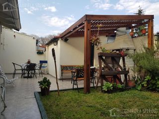 Foto 7 de Chalet 4 ambientes con jardín - Banfield