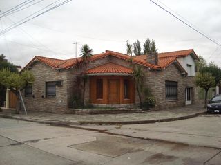 Foto 1 de Casa  4 ambientes en venta en Quilmes Oeste