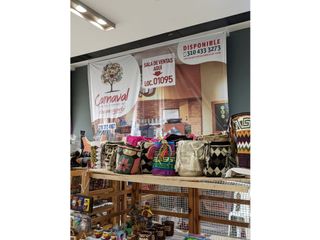 Foto 1 de VENDO O ARRIENDO LOCAL EN CENTRO COMERCIAL CARNAVAL