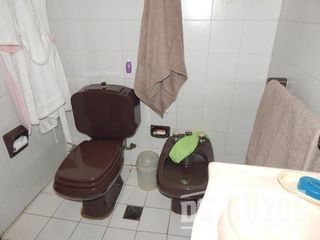 Foto 10 de Casa para 2 Familias en Venta en Quilmes Oeste