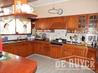Foto 8 de Casa para 2 Familias en Venta en Quilmes Oeste
