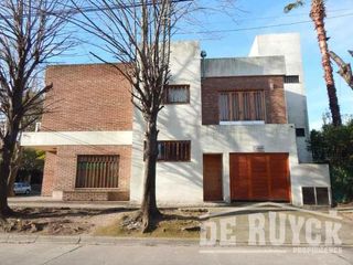 Foto 2 de Casa para 2 Familias en Venta en Quilmes Oeste