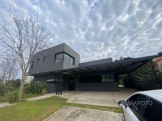 Foto 2 de CASA EN VENTA EN SAN MATÍAS CON RENTA - MAROTO PROPIEDADES