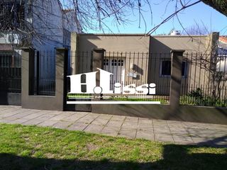 Foto 1 de Muy Buena Casa - Temperley Este