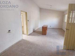 Foto 1 de vendo gran terreno con departamento y cocheras