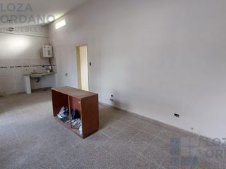 Foto 4 de vendo gran terreno con departamento y cocheras
