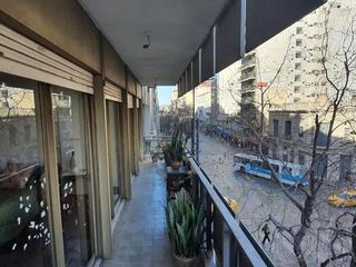 Foto 8 de Vendo PISO ENTERO en Centro de Córdoba!!200 mts cubiertos!!!Excelente ubicación!