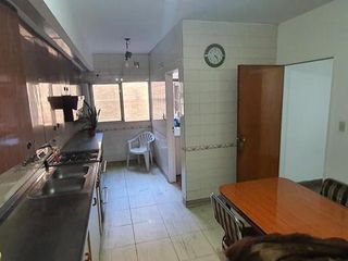 Foto 19 de Vendo PISO ENTERO en Centro de Córdoba!!200 mts cubiertos!!!Excelente ubicación!