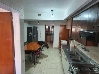 Foto 20 de Vendo PISO ENTERO en Centro de Córdoba!!200 mts cubiertos!!!Excelente ubicación!