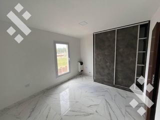 Foto 19 de En Venta, dúplex 2 dormitorios,  B° Bella Vista Plottier