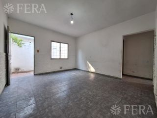Foto 1 de Venta PH 3 ambientes con patio en San Francisco Solano (32207)