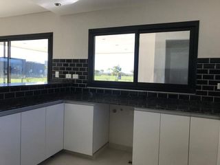Foto 11 de Lareu Propiedades - Casas en Barrio Vistas - Puertos