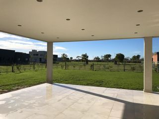 Foto 4 de Lareu Propiedades - Casas en Barrio Vistas - Puertos
