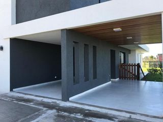 Foto 22 de Lareu Propiedades - Casas en Barrio Vistas - Puertos