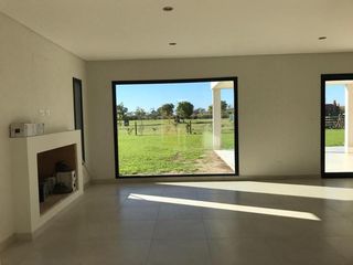 Foto 5 de Lareu Propiedades - Casas en Barrio Vistas - Puertos