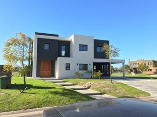 Foto 1 de Lareu Propiedades - Casas en Barrio Vistas - Puertos