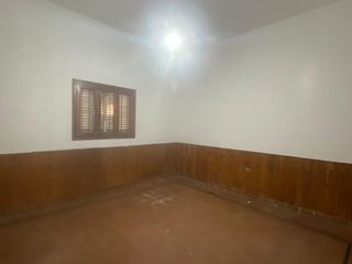 Foto 6 de Casa Esquina en 9 de Julio y Francisco Muñiz, a reciclar, oportunidad.