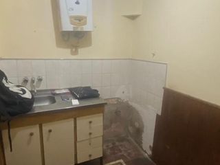 Foto 5 de Casa Esquina en 9 de Julio y Francisco Muñiz, a reciclar, oportunidad.